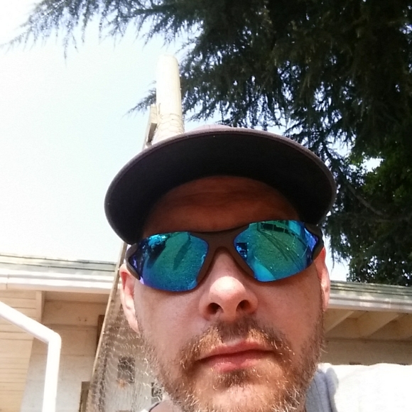 Meet your Posher, Chris - Picture 1 of 1